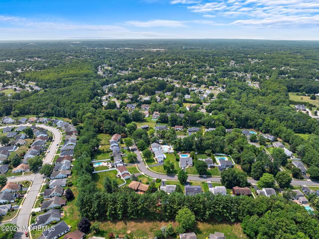 27 Tracy Drive, Manalapan, NJ 07726