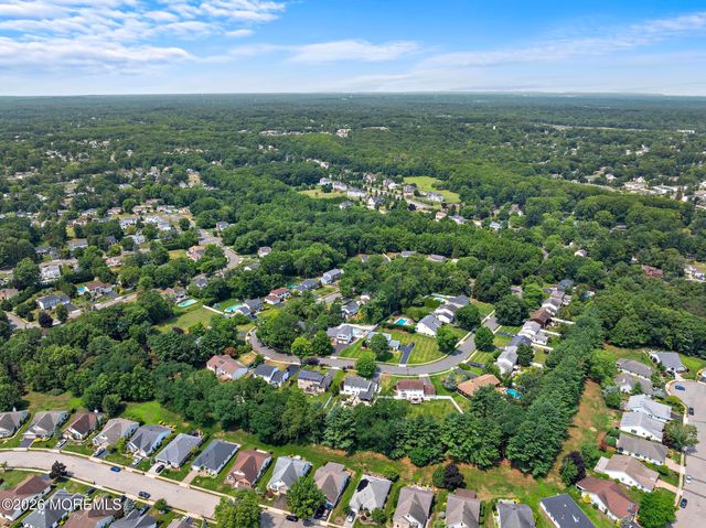27 Tracy Drive, Manalapan, NJ 07726