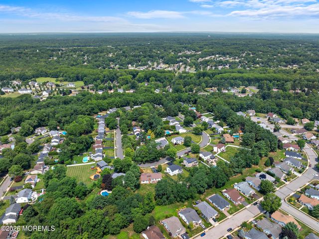 27 Tracy Drive, Manalapan, NJ 07726