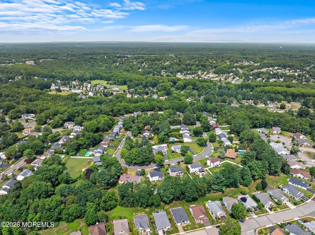 27 Tracy Drive, Manalapan, NJ 07726