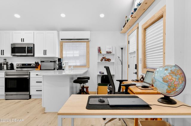 607 Jefferson Street, New Smyrna Beach, FL 32168