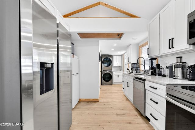 607 Jefferson Street, New Smyrna Beach, FL 32168