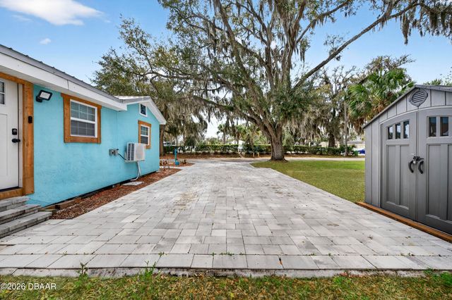 607 Jefferson Street, New Smyrna Beach, FL 32168