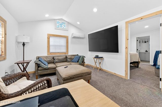 607 Jefferson Street, New Smyrna Beach, FL 32168