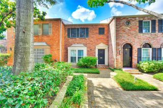 6425 Burgoyne Road 13, Houston, TX 77057