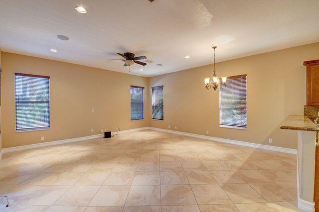 8800 COBBLESTONE POINT Circle, Boynton Beach, FL 33472