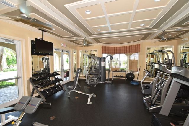 8800 COBBLESTONE POINT Circle, Boynton Beach, FL 33472