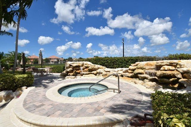 8800 COBBLESTONE POINT Circle, Boynton Beach, FL 33472
