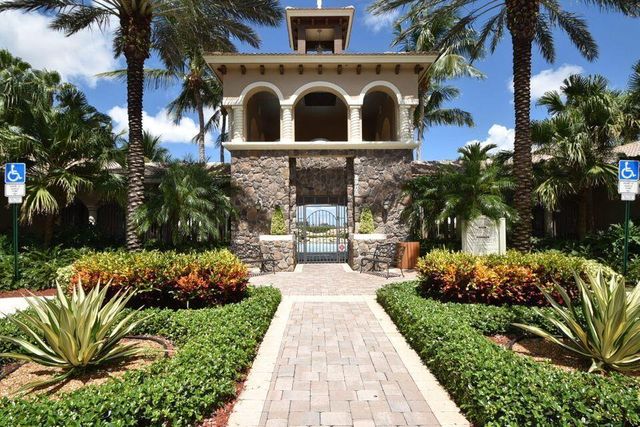 8800 COBBLESTONE POINT Circle, Boynton Beach, FL 33472