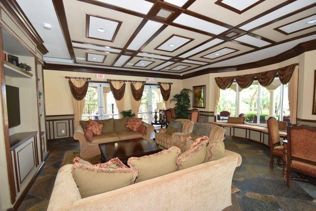 8800 COBBLESTONE POINT Circle, Boynton Beach, FL 33472