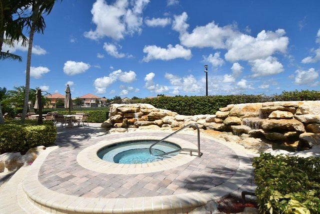 8800 COBBLESTONE POINT Circle, Boynton Beach, FL 33472