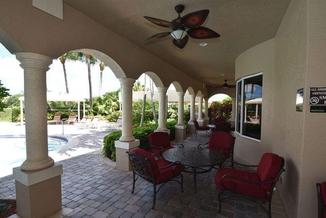 8800 COBBLESTONE POINT Circle, Boynton Beach, FL 33472