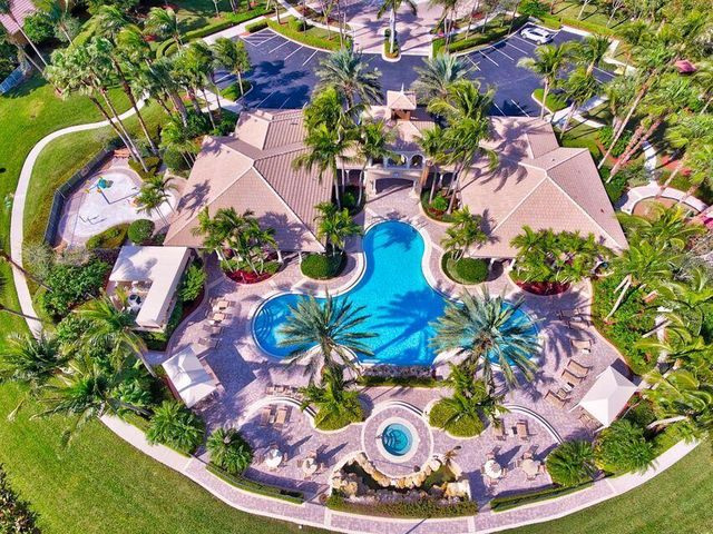 8800 COBBLESTONE POINT Circle, Boynton Beach, FL 33472