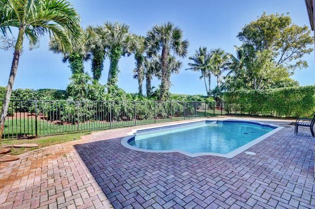 8800 COBBLESTONE POINT Circle, Boynton Beach, FL 33472