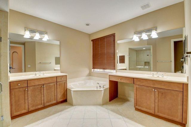 8800 COBBLESTONE POINT Circle, Boynton Beach, FL 33472