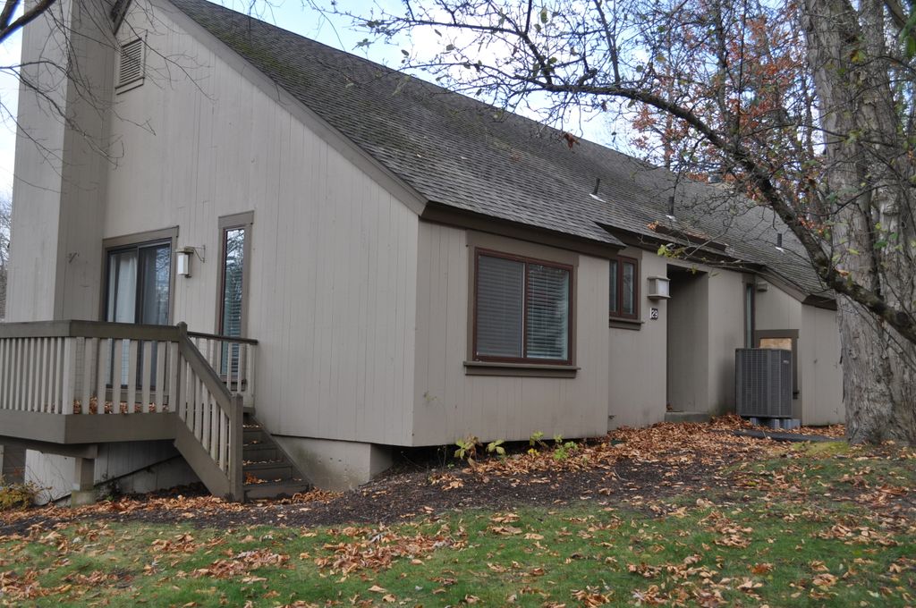 29 Crocus Lane 29, Avon, CT 06001