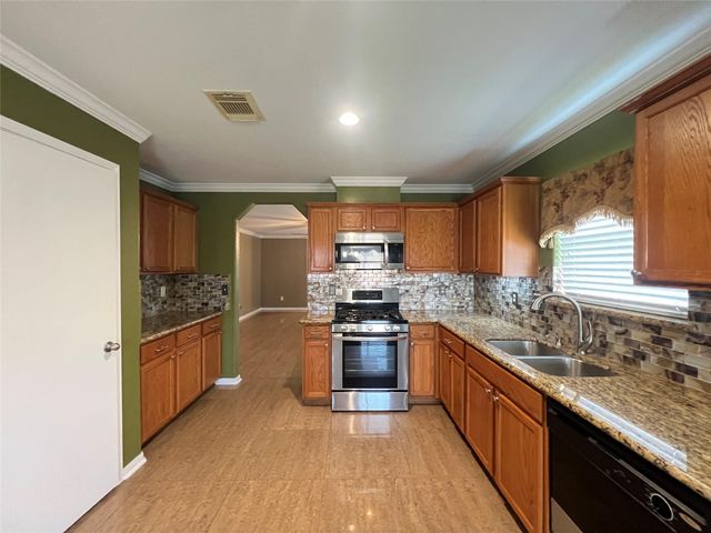 915 Wild Cotton Road, Rosenberg, TX 77471