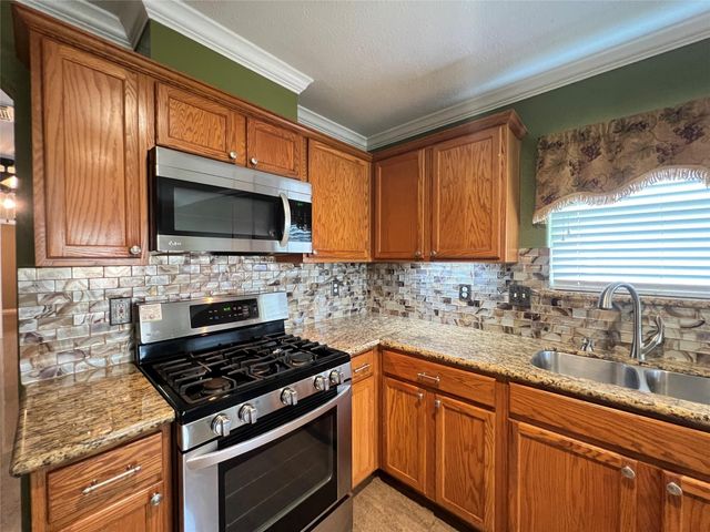 915 Wild Cotton Road, Rosenberg, TX 77471