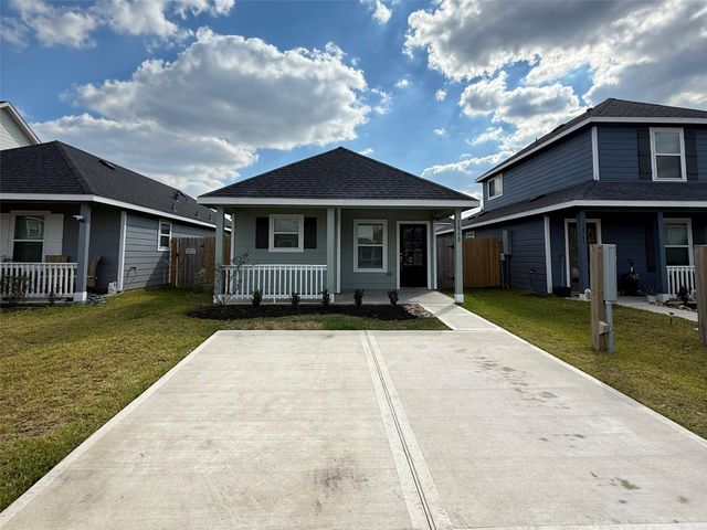 16770 N Marie Village Drive, Conroe, TX 77306