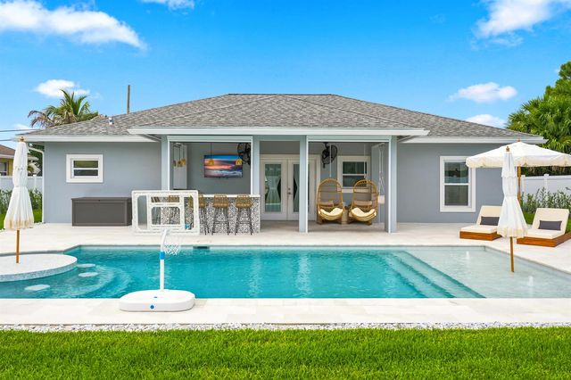 3242 SW ESCAROLE Street, Port St. Lucie, FL 34953