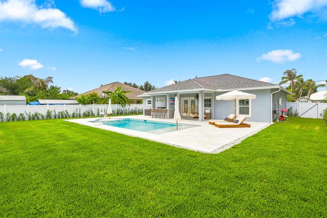 3242 SW ESCAROLE Street, Port St. Lucie, FL 34953