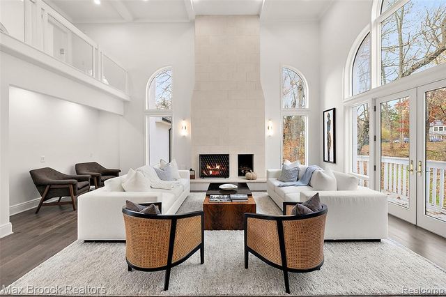 7515 Hiddenbrook Lane, Bloomfield Hills, MI 48301