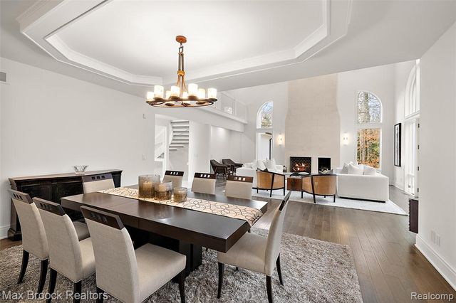 7515 Hiddenbrook Lane, Bloomfield Hills, MI 48301