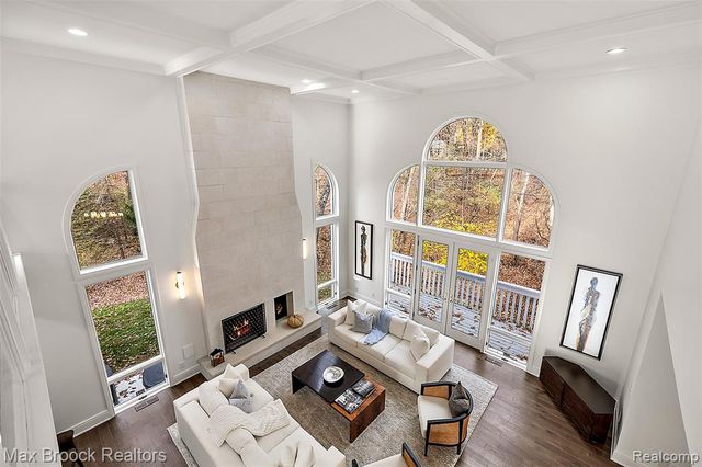 7515 Hiddenbrook Lane, Bloomfield Hills, MI 48301