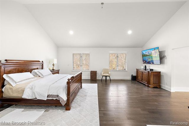 7515 Hiddenbrook Lane, Bloomfield Hills, MI 48301