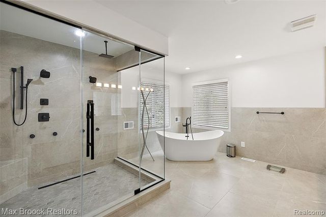 7515 Hiddenbrook Lane, Bloomfield Hills, MI 48301