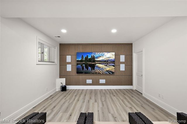 7515 Hiddenbrook Lane, Bloomfield Hills, MI 48301