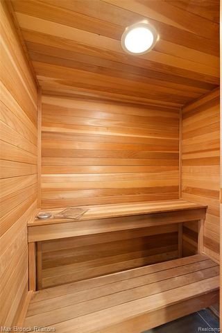 7515 Hiddenbrook Lane, Bloomfield Hills, MI 48301