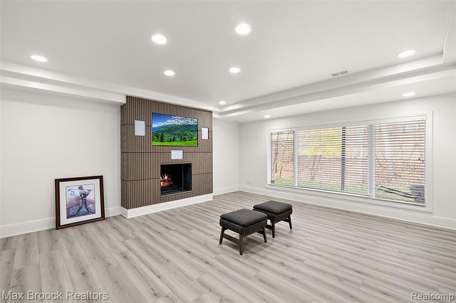 7515 Hiddenbrook Lane, Bloomfield Hills, MI 48301