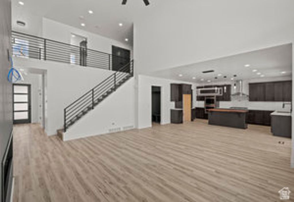 Image 5 of property listing at 476 S 230 W, Lehi, UT 84043