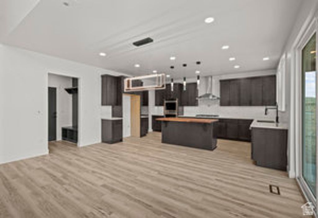 Image 7 of property listing at 476 S 230 W, Lehi, UT 84043