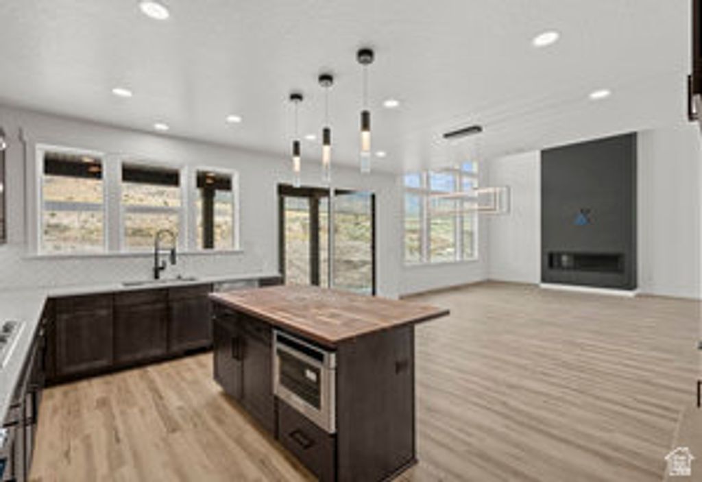 Image 10 of property listing at 476 S 230 W, Lehi, UT 84043