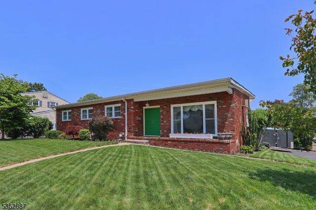 8 Hazel St, Cranford Twp., NJ 07016