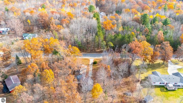 3610 Tower Hill Road, Houghton Lake, MI 48629