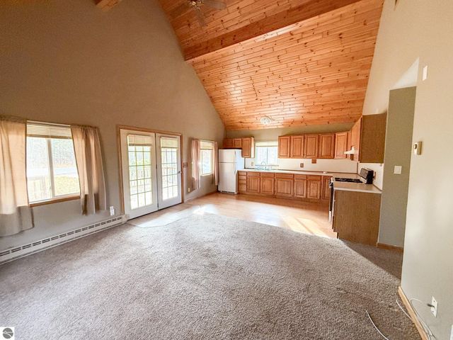 3610 Tower Hill Road, Houghton Lake, MI 48629