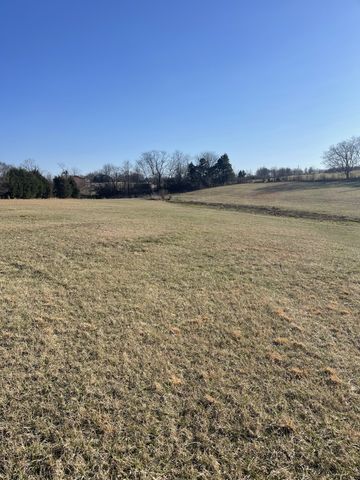 608 Days Rd, Lafayette, TN 37083