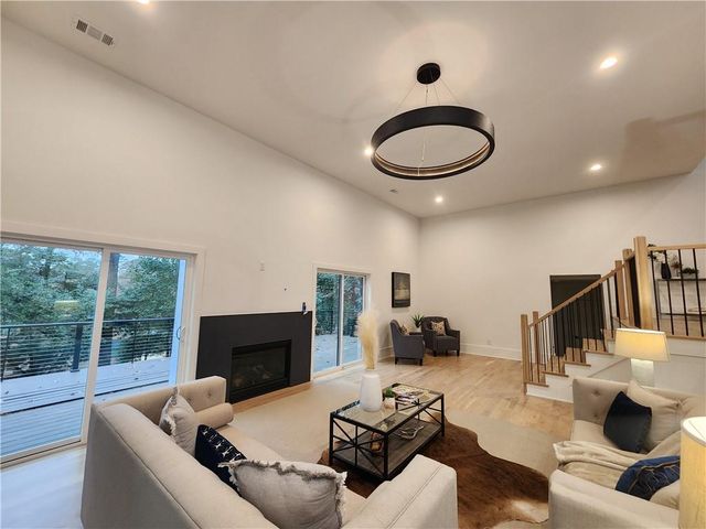 3134 W Roxboro Road NE, Atlanta, GA 30324