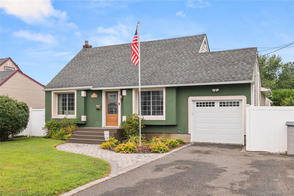 397 Buffalo Avenue, Lindenhurst, NY 11757 — exterior