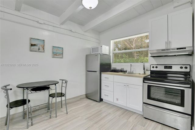 1205 NW 3rd Ave 2A, Fort Lauderdale, FL 33311