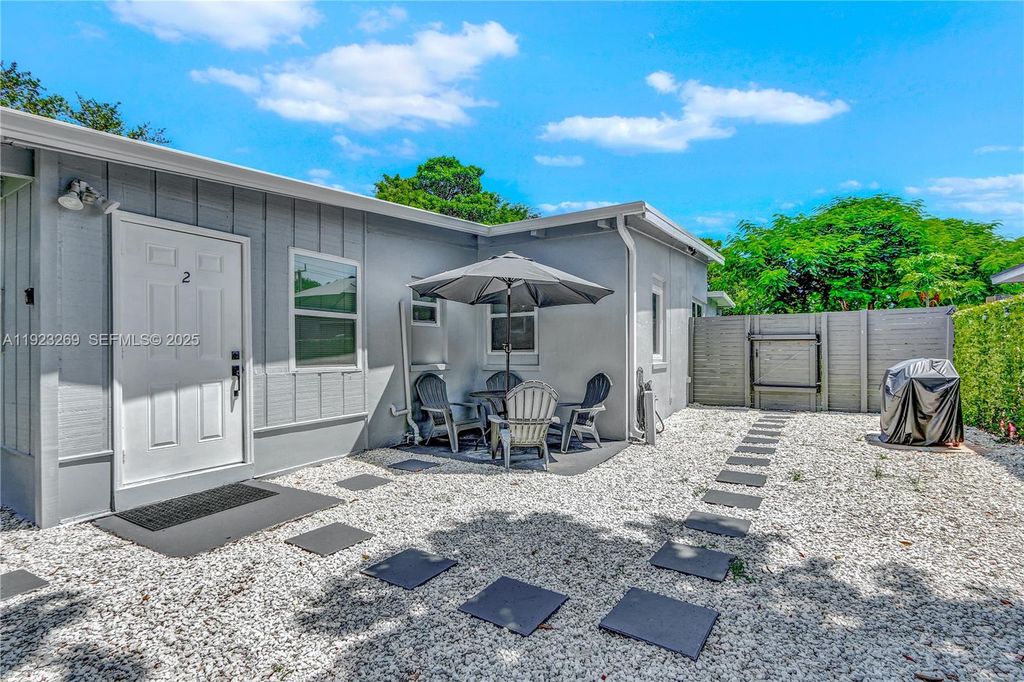 1205 NW 3rd Ave 2A, Fort Lauderdale, FL 33311