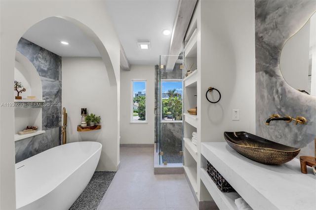 516 NE 6th Ave, Deerfield Beach, FL 33441