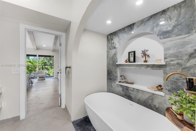 516 NE 6th Ave, Deerfield Beach, FL 33441