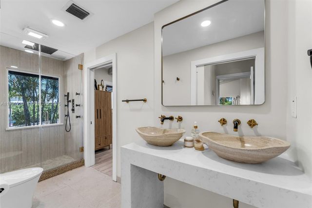 516 NE 6th Ave, Deerfield Beach, FL 33441