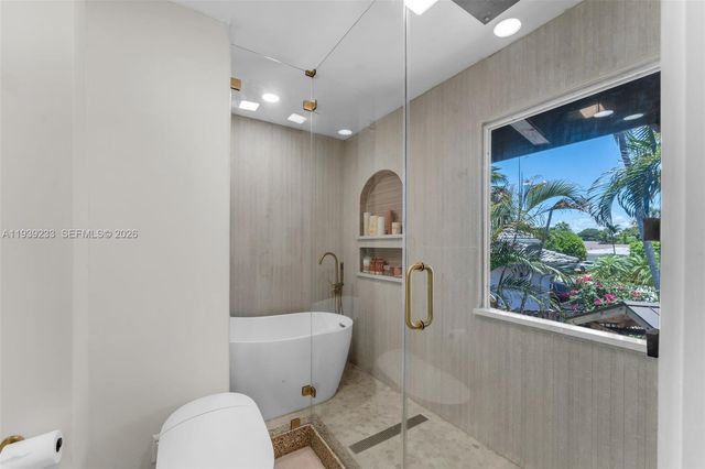 516 NE 6th Ave, Deerfield Beach, FL 33441