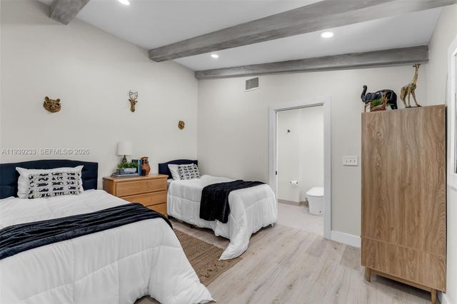 516 NE 6th Ave, Deerfield Beach, FL 33441