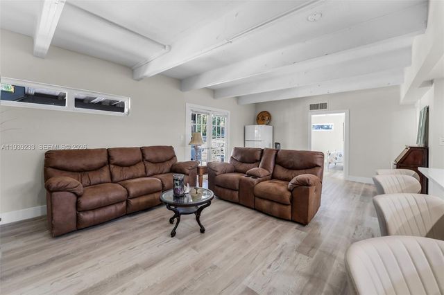 516 NE 6th Ave, Deerfield Beach, FL 33441